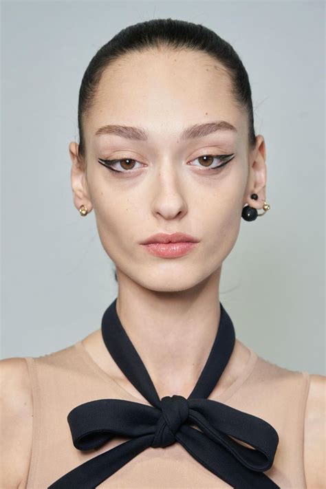 maquillage printemps 2024 dior|Look maquillage : défilé Dior prêt.